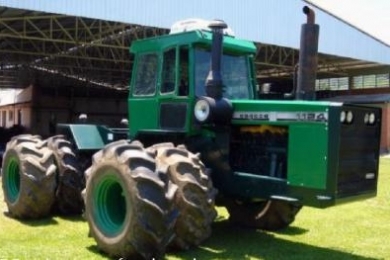Trator Engesa 1124