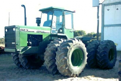 Trator Engesa 923