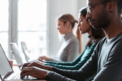  Corte de empregos formais desacelera em junho, mas é recorde no semestre 