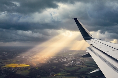 Cientistas europeus criam combustível carbono neutro para aviões
