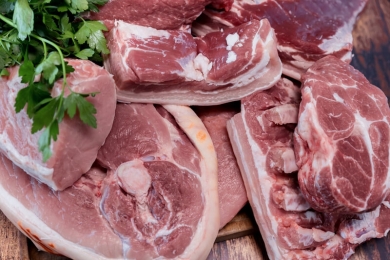 Produtores de carnes de frango e porco projetam recordes em 2024